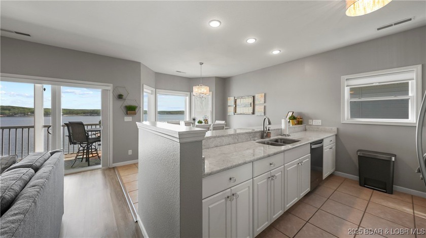 Welcome to this stunning 3 Bed/3 Bath top-floor condo at the - photo 18