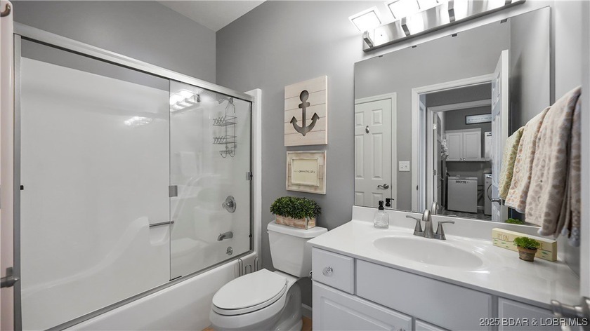 Welcome to this stunning 3 Bed/3 Bath top-floor condo at the - photo 28