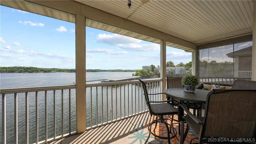 Welcome to this stunning 3 Bed/3 Bath top-floor condo at the - photo 35
