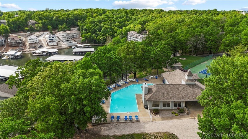 Welcome to this stunning 3 Bed/3 Bath top-floor condo at the - photo 37