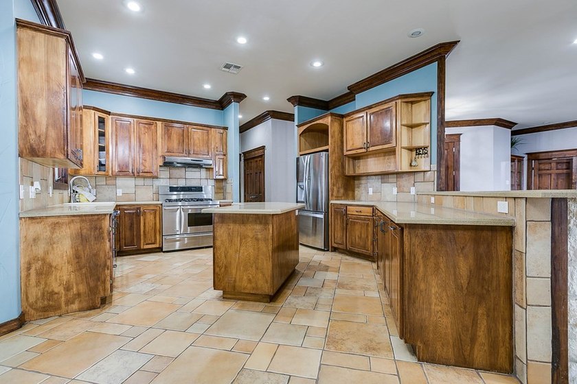Discover the epitome of waterfront luxury living with this - photo 39