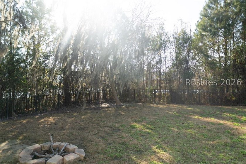 Bright, spacious, and move-in ready, this 4-bedroom, 3-bath home - photo 2