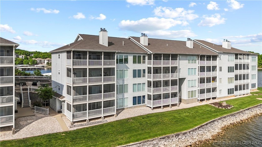 Welcome to this stunning 3 Bed/3 Bath top-floor condo at the - photo 43