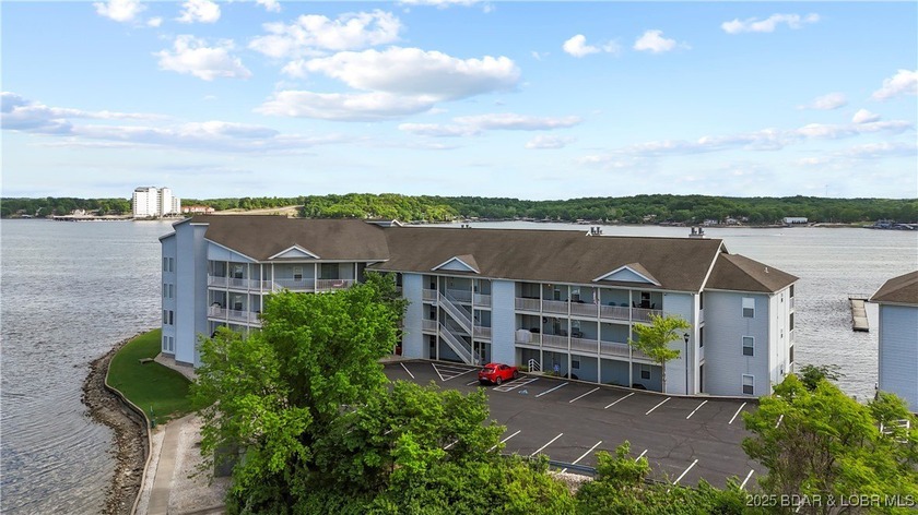 Welcome to this stunning 3 Bed/3 Bath top-floor condo at the - photo 44