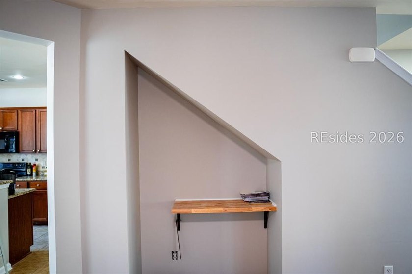 Bright, spacious, and move-in ready, this 4-bedroom, 3-bath home - photo 8
