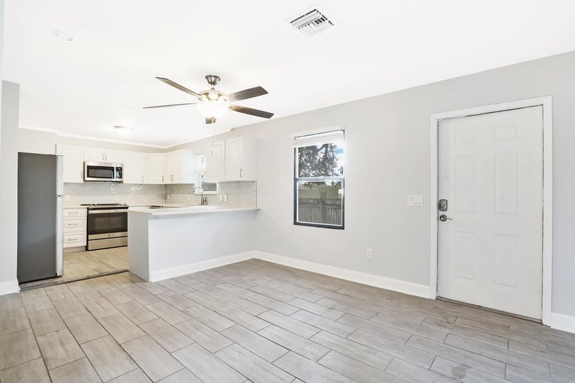Rare opportunity to own a versatile investment property in the - photo 16