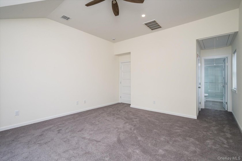 Stunning New Construction Offering Exceptional Craftsmanship &amp; - photo 25