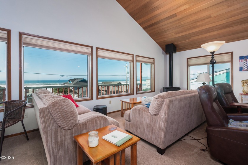 Charming, lovingly maintained Ocean View beach house in much - photo 3