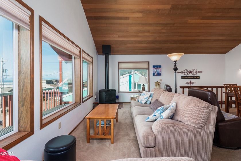 Charming, lovingly maintained Ocean View beach house in much - photo 5