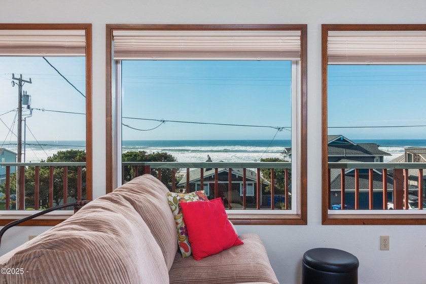 Charming, lovingly maintained Ocean View beach house in much - photo 6
