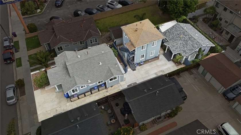 LIVE STEPS FROM THE SAND WHILE 3-UNITS PAY YOUR MORTGAGE! - photo 9