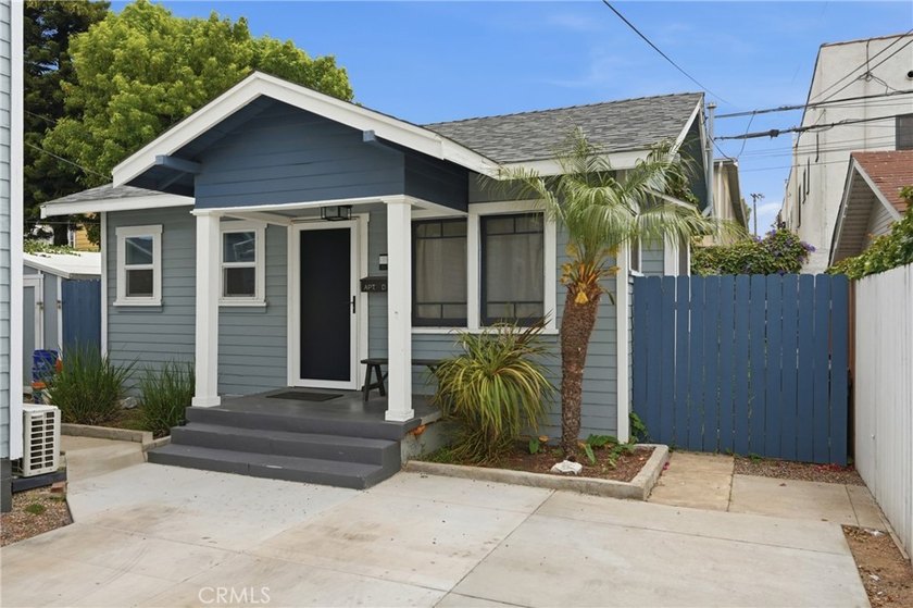LIVE STEPS FROM THE SAND WHILE 3-UNITS PAY YOUR MORTGAGE! - photo 10