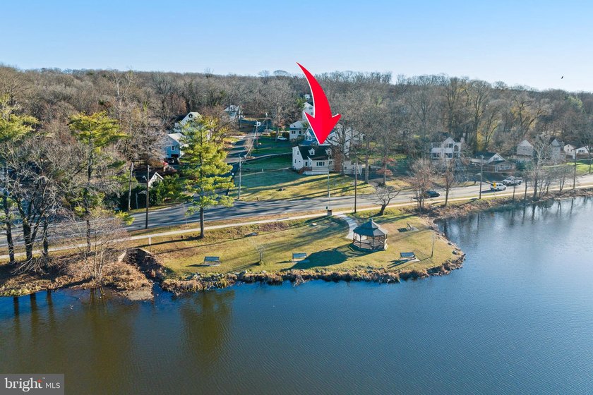 Welcome home to this beautifully renovated expanded Cape Cod - photo 4