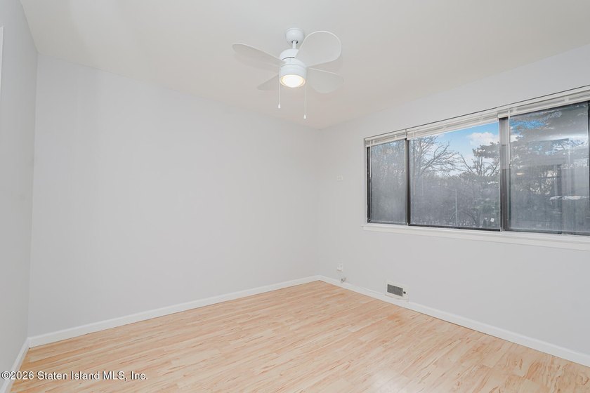 Welcome to The Oaks at Latourette, where comfort and convenience - photo 22
