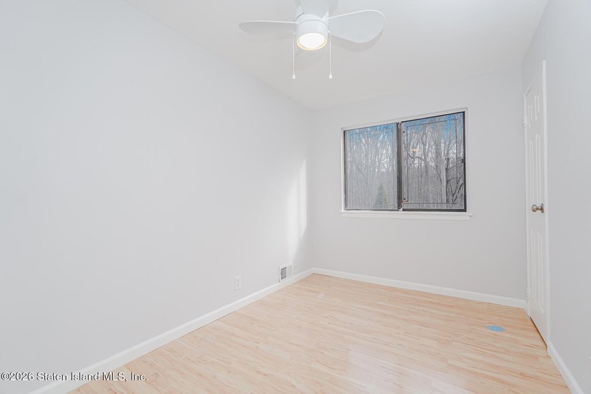 Welcome to The Oaks at Latourette, where comfort and convenience - photo 24