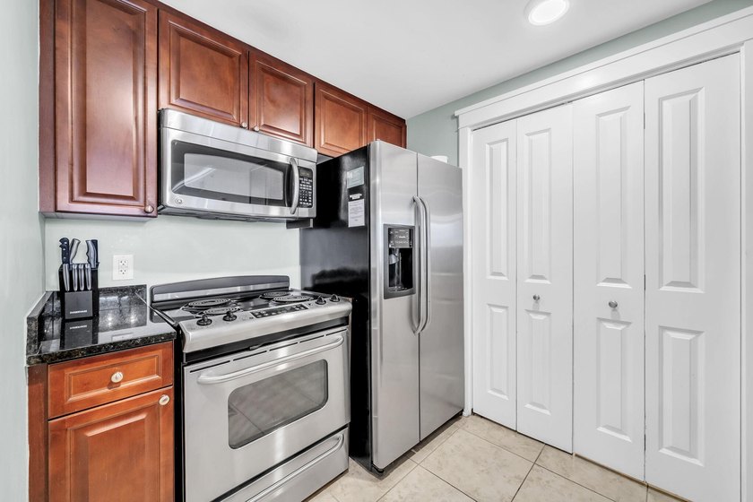 A421 Waterscape- a fantastic spacious 2br/2.5bath super unit - photo 8