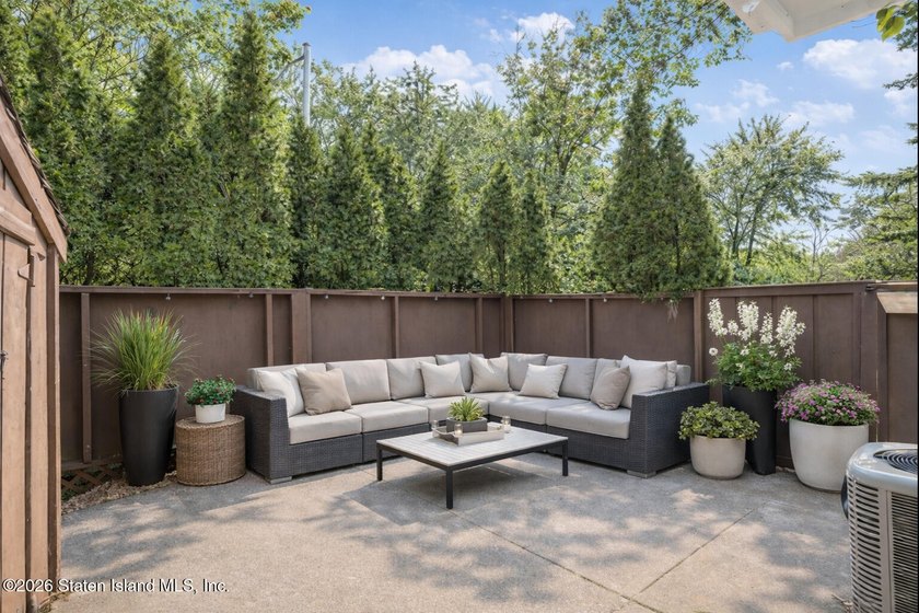 Welcome to The Oaks at Latourette, where comfort and convenience - photo 30