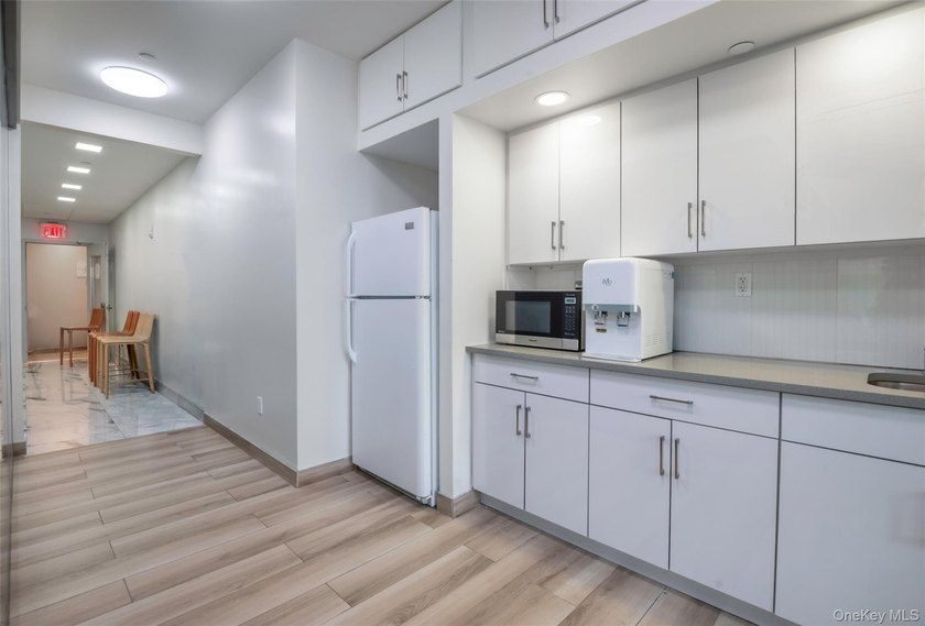 PREMIER OFFICE CONDOMINIUM | FLUSHING COMMONS | 11TH FLOOR - photo 7