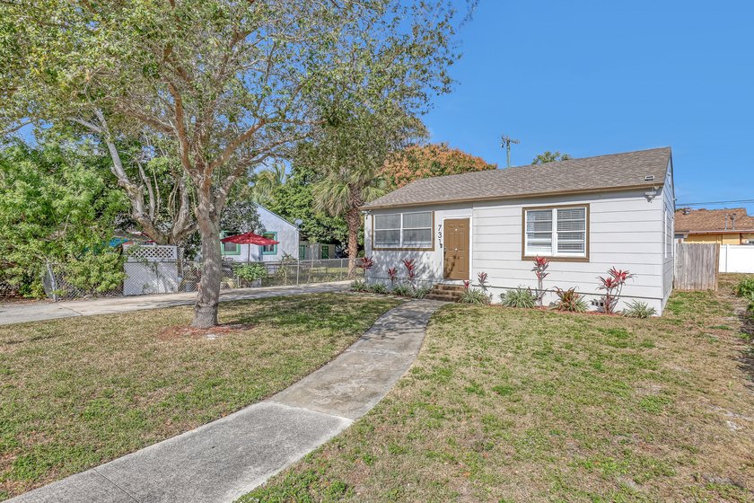 Well-maintained home located at 731 50th Street in West Palm - photo 2