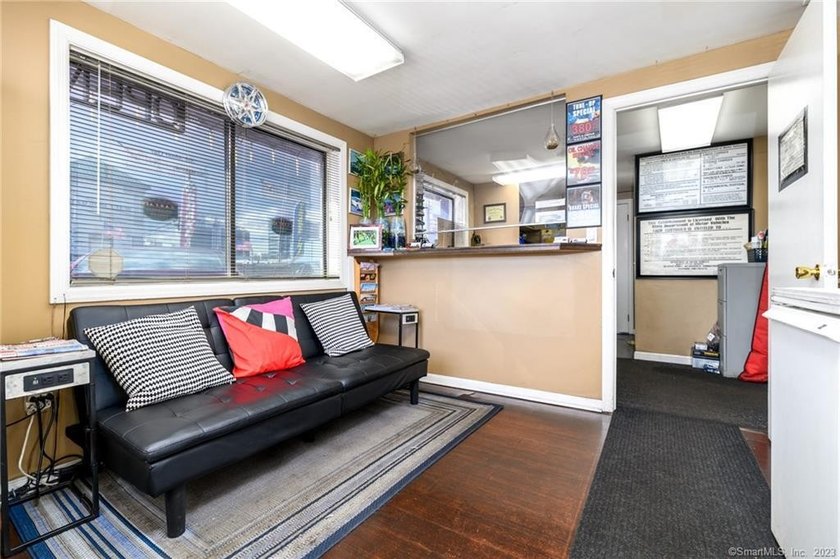 Harbor View Auto Sales LLC presents a strong, well-established - photo 14