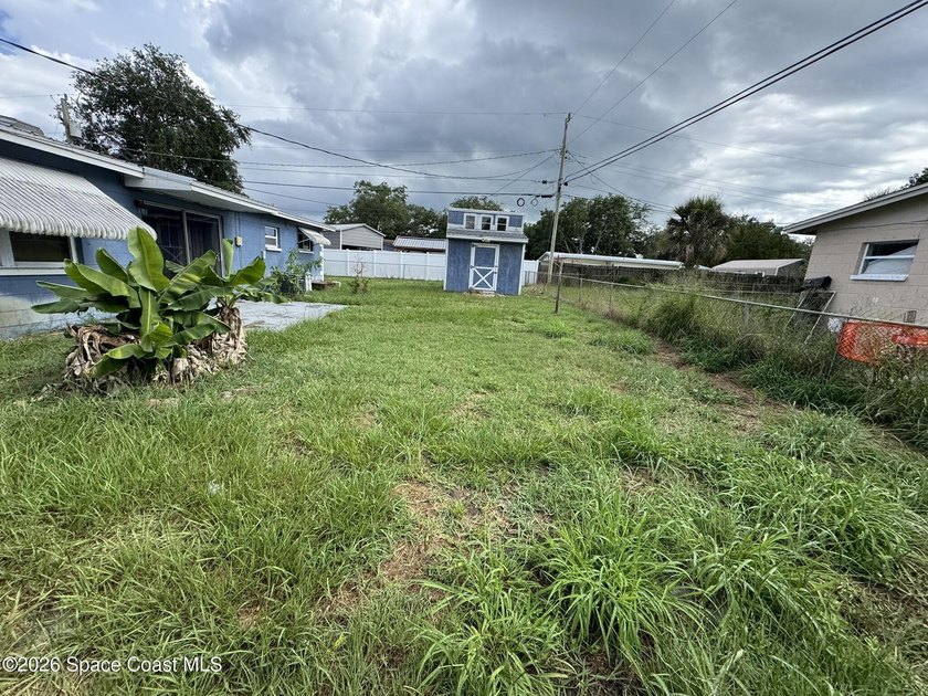 No HOA! Enjoy a light and bright interior with a fully fenced - photo 15