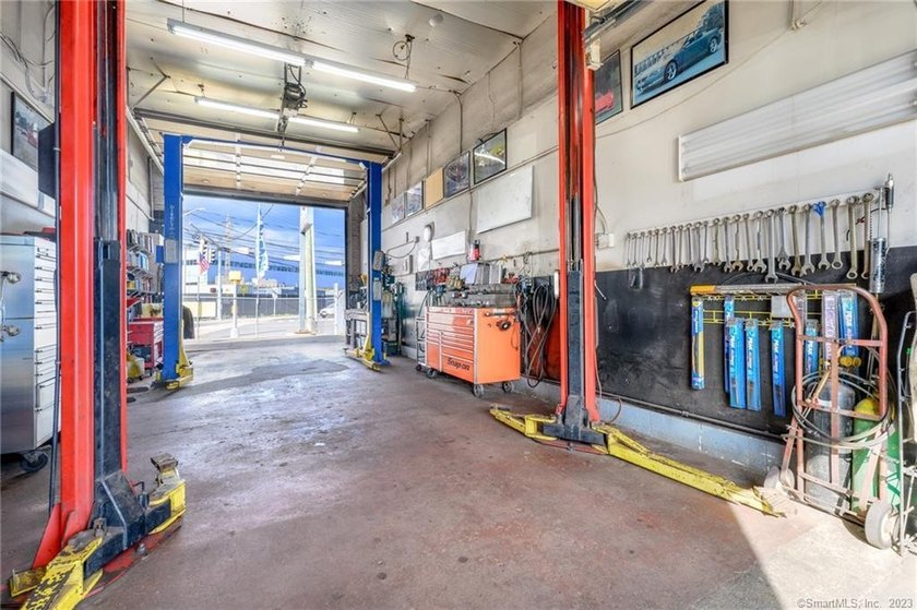 Harbor View Auto Sales LLC presents a strong, well-established - photo 17