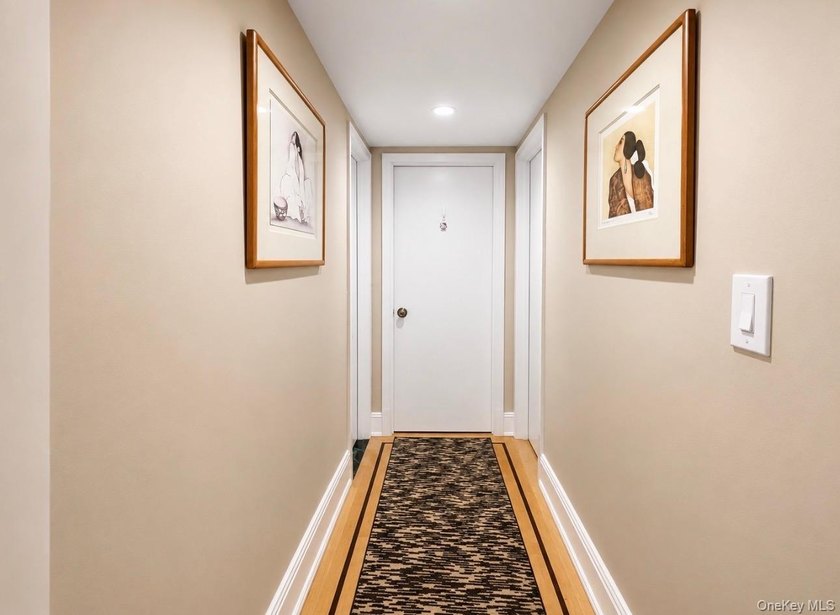 Welcome to resort-style living in this spacious and beautifully - photo 9