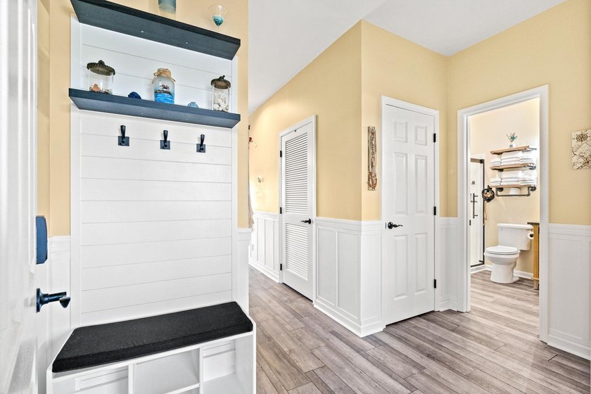 Fully Renovated Top-Floor Oasis with amazing ICW Views - - photo 4