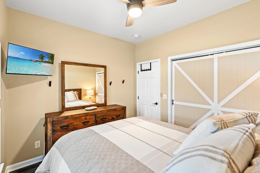 Fully Renovated Top-Floor Oasis with amazing ICW Views - - photo 6