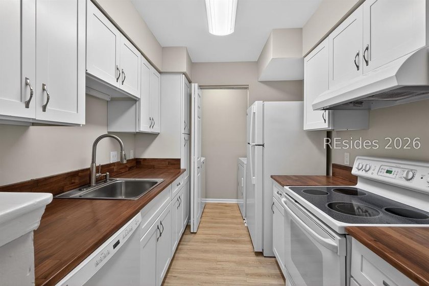 Lovely villa on the south end perfect for full-time residents or - photo 8