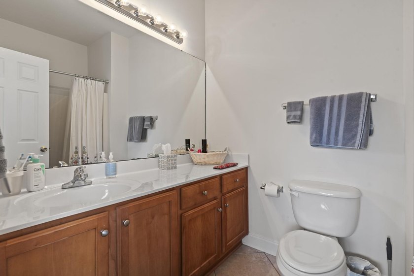 Gorgeous and well maintained two-bedroom, two full bath - photo 8