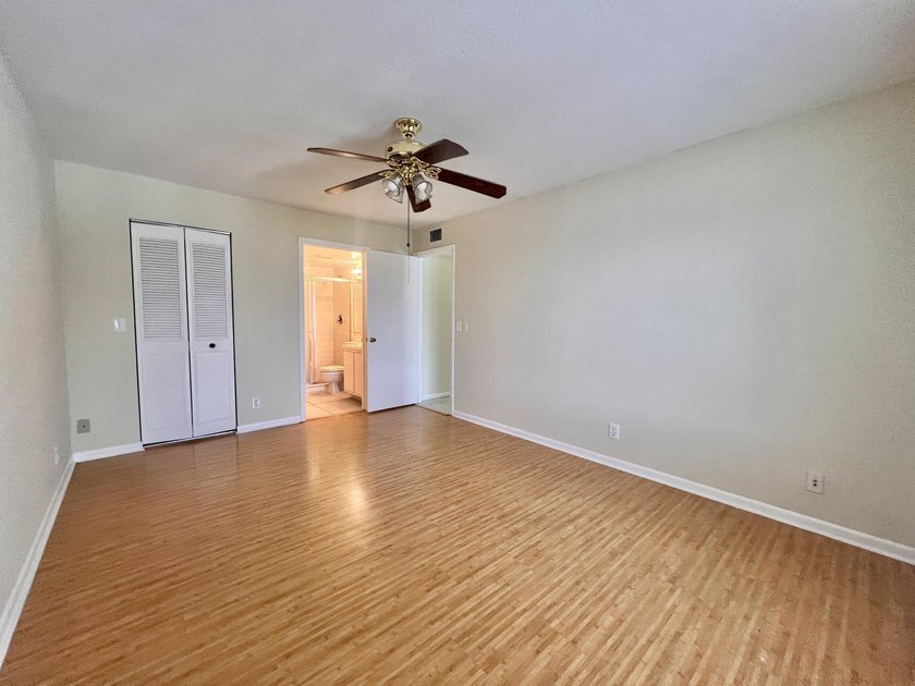 FOR SALE 2-Bedroom, 2-Bathroom Condo with Pool and Lake - photo 12
