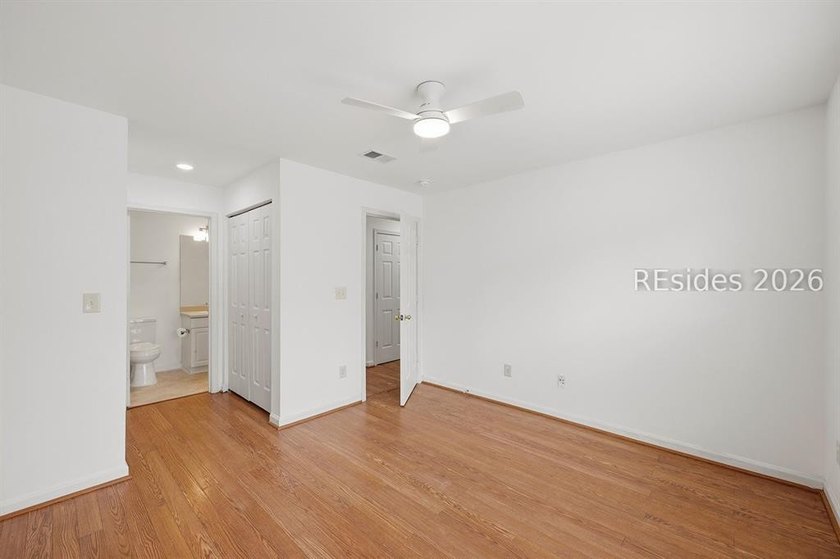 Welcome to this beautifully updated 3-bedroom, 2-bath villa - photo 14