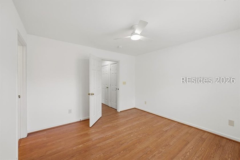 Welcome to this beautifully updated 3-bedroom, 2-bath villa - photo 23