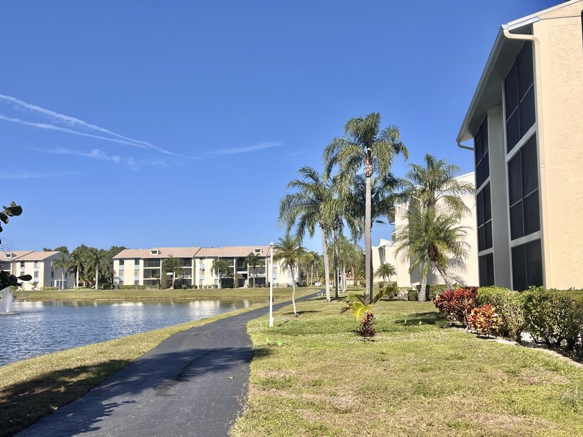 FOR SALE 2-Bedroom, 2-Bathroom Condo with Pool and Lake - photo 25