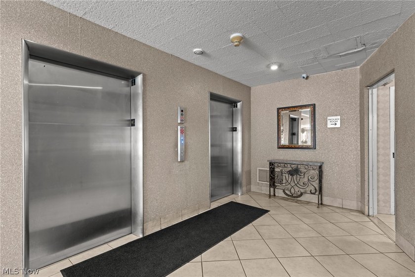Welcome to Marine Towers East! This updated 1-bedroom, 1-bath - photo 4
