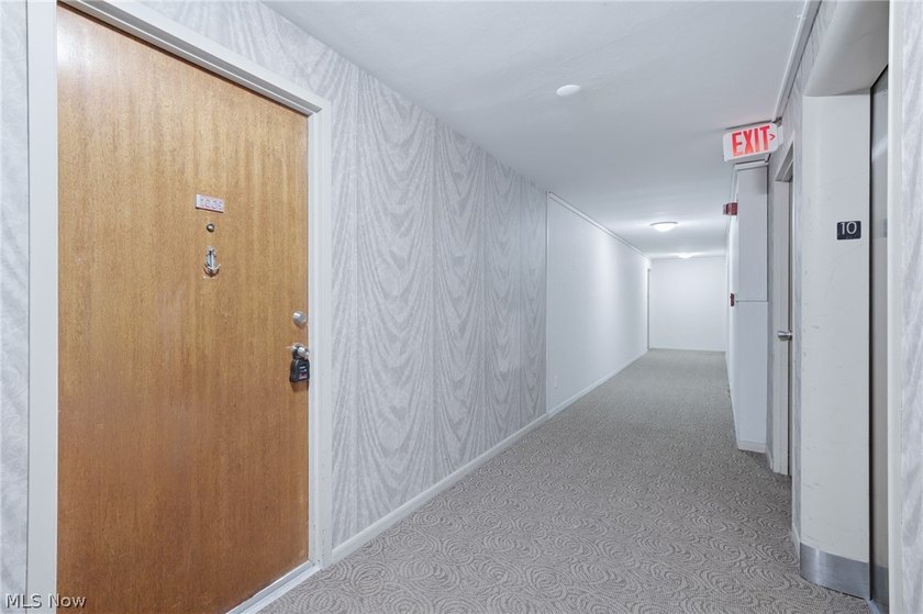 Welcome to Marine Towers East! This updated 1-bedroom, 1-bath - photo 6