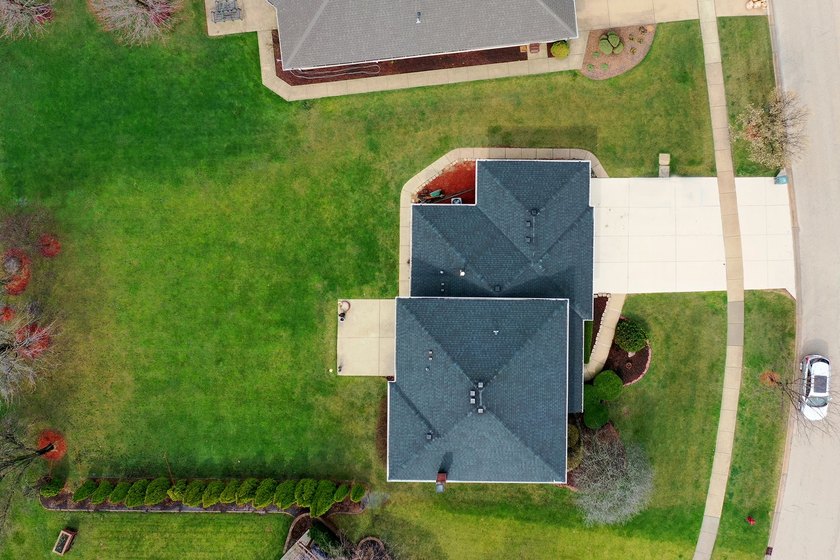 Truly one of the finest homes in Bluestone Bay! This stunning - photo 7