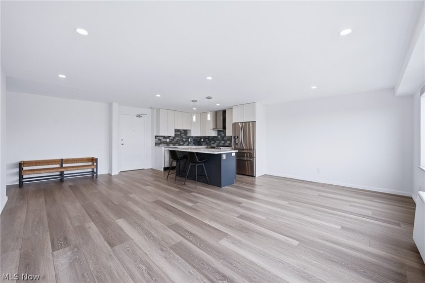 Welcome to Marine Towers East! This updated 1-bedroom, 1-bath - photo 9
