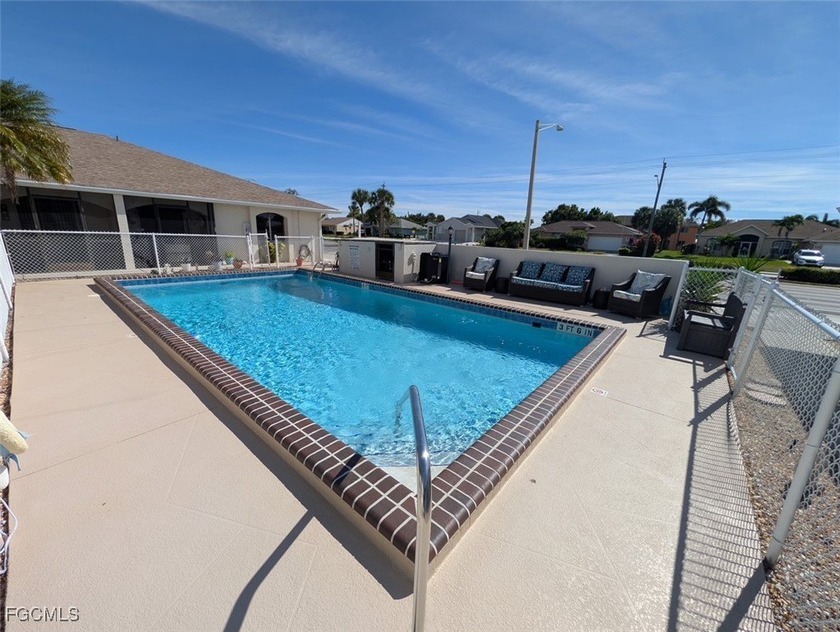 JUST REDUCED $24,000! Well priced and truly move-in ready, this - photo 4