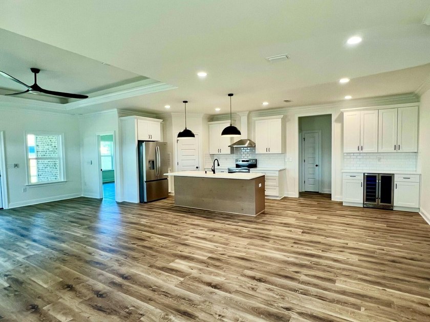 Stunning craftsmanship with southern charm in this new - photo 7