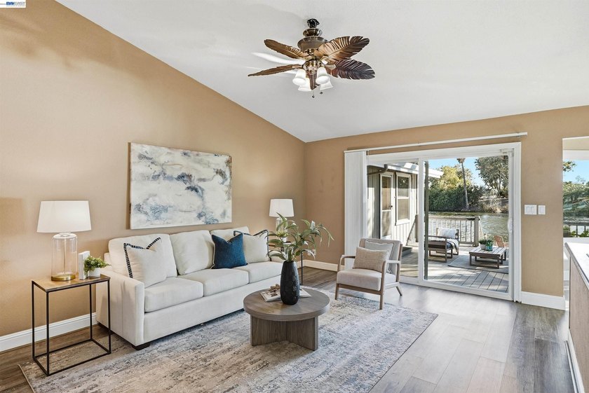 Experience the ultimate waterfront lifestyle at 5502 Drakes - photo 12