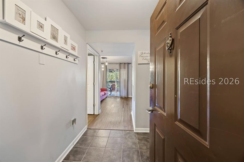 Well-appointed and ideally situated, this 1-bedroom, 1-bath - photo 4