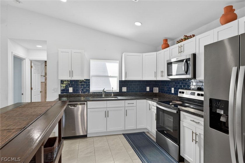 Live the Florida lifestyle you've been dreaming of with this - photo 8