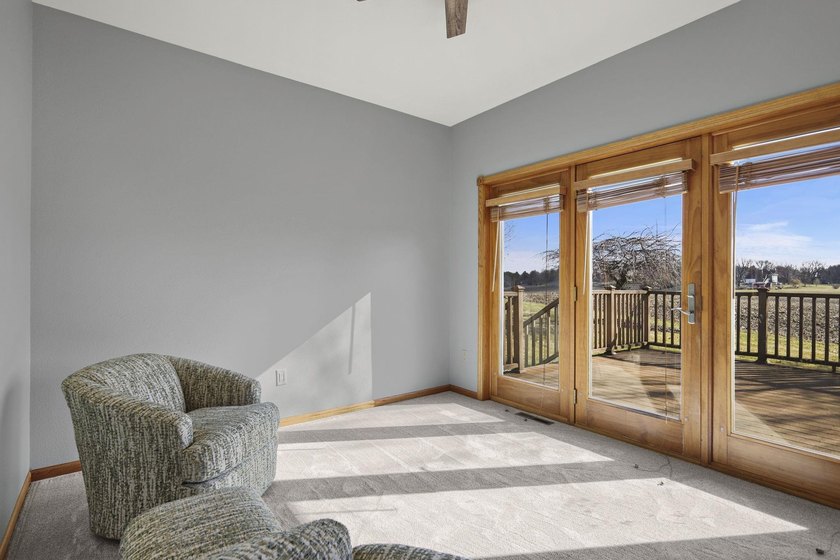 BRAND NEW ROOF! Welcome to this beautifully maintained 4-bedroom - photo 19