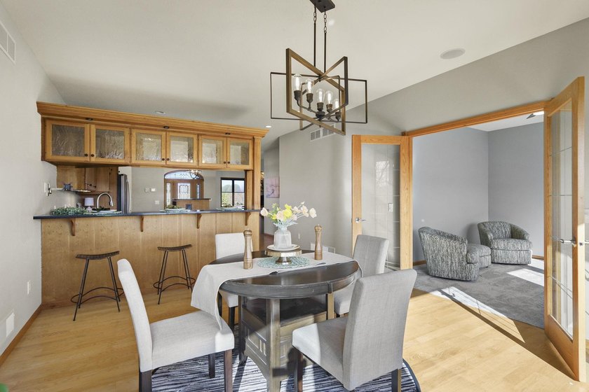 BRAND NEW ROOF! Welcome to this beautifully maintained 4-bedroom - photo 21