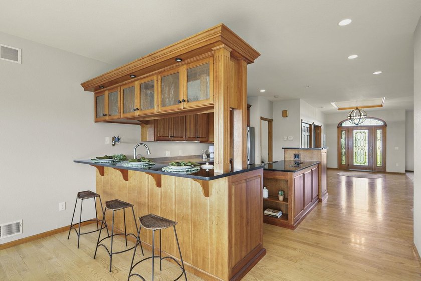 BRAND NEW ROOF! Welcome to this beautifully maintained 4-bedroom - photo 23
