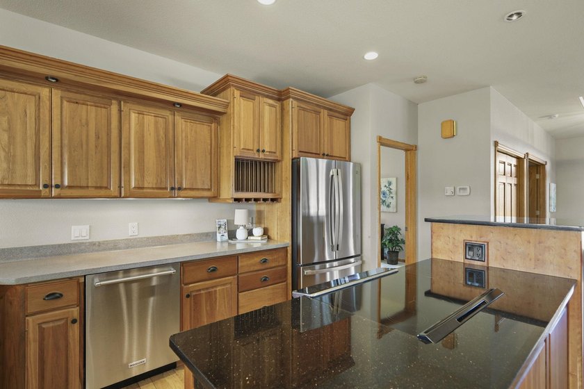 BRAND NEW ROOF! Welcome to this beautifully maintained 4-bedroom - photo 24