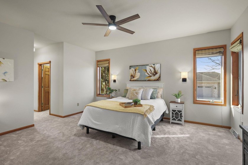 BRAND NEW ROOF! Welcome to this beautifully maintained 4-bedroom - photo 27