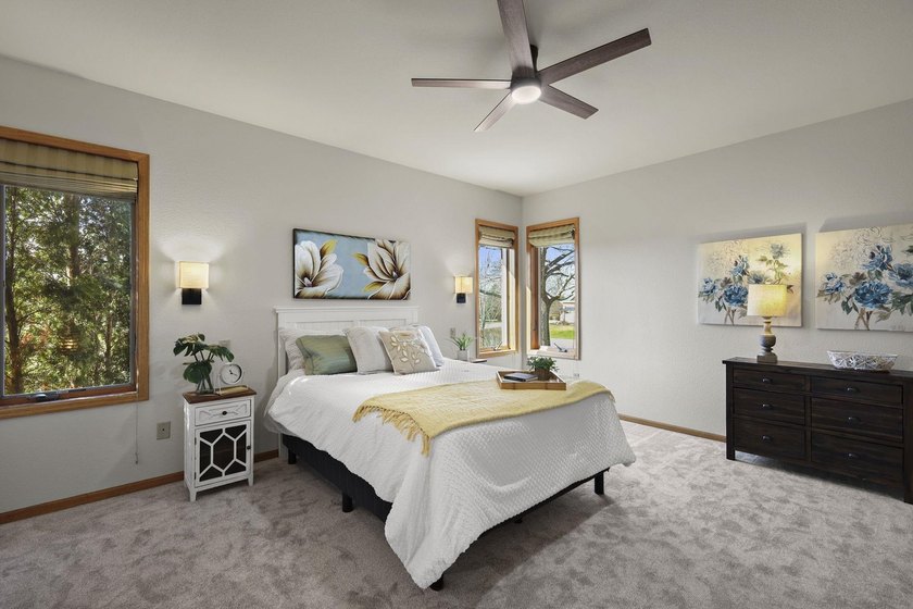 BRAND NEW ROOF! Welcome to this beautifully maintained 4-bedroom - photo 29